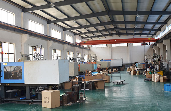 余姚市萬圣電冰箱配件廠 匠心鍛造門配件的專業力量